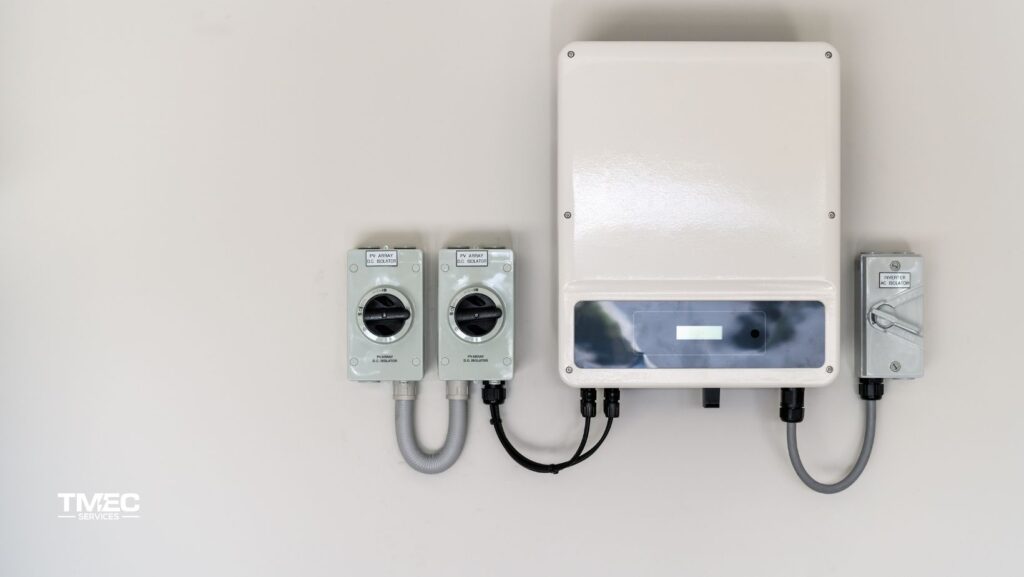 Blackout backup battery and inverter setup for solar homes